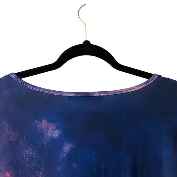 Sakurafina v-neck cosmic print tank in blue & pink size 1X - Picture 5 of 11